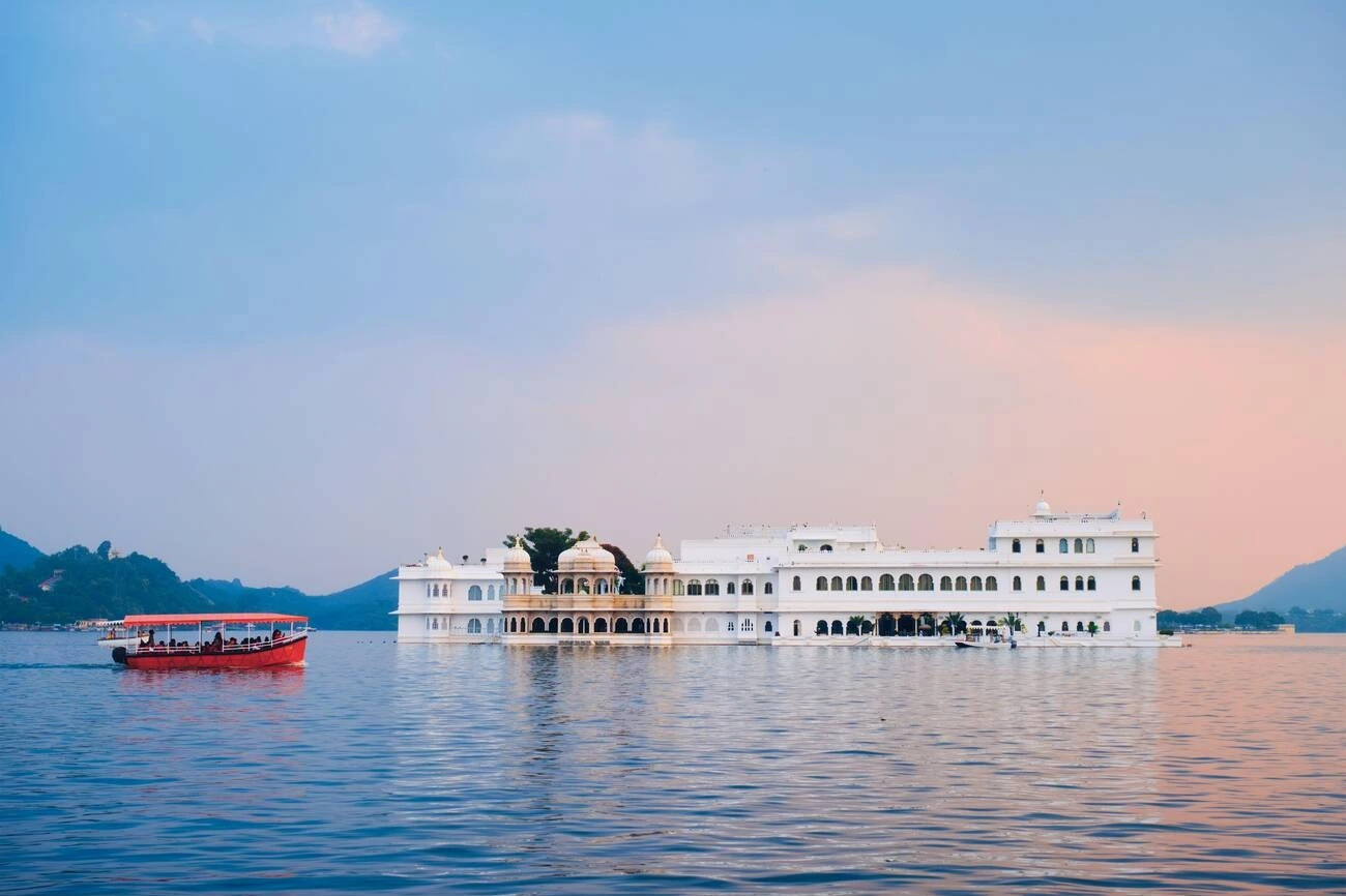 Udaipur lake - Rajasthan Family Tour Package